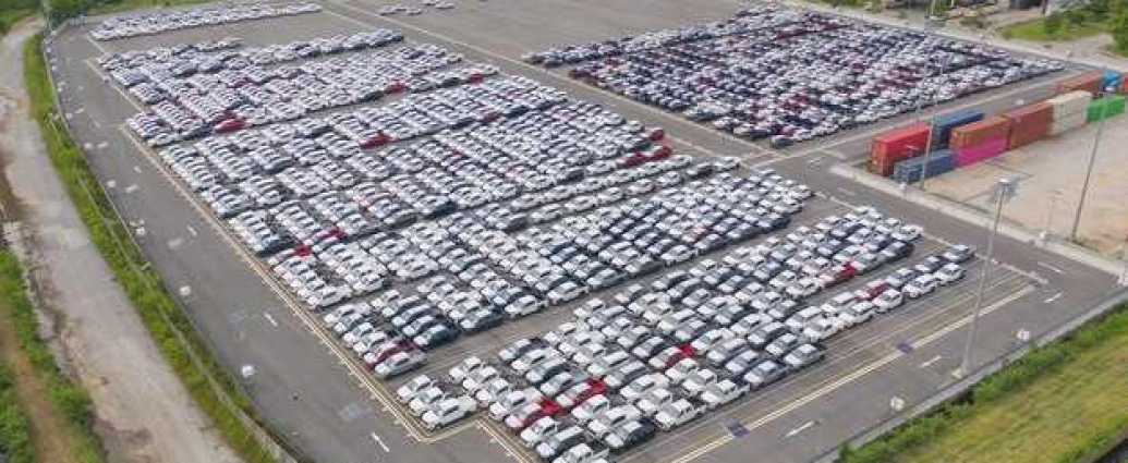 The Role of Chinese Automakers in Global EV Supply Chain The Role of Chinese Automakers in Global EV Supply Chain