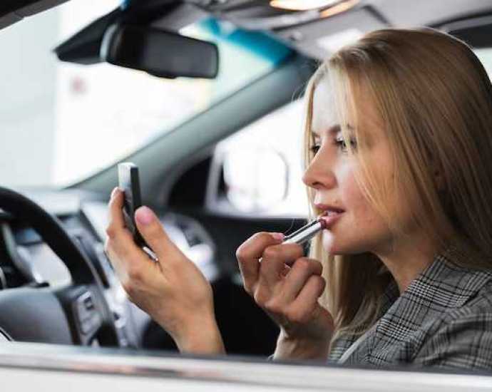 Voice Control and Touchscreens in Modern EVs Voice Control and Touchscreens in Modern EVs