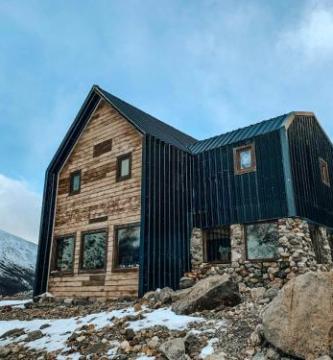 Puesto Cagliero – Refugio de montaña – Alojamiento en El Chaltén Puesto Cagliero – Refugio de montaña – Alojamiento en El Chaltén