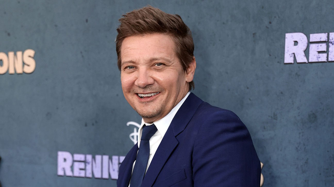 Jeremy Renner Snubs Hawkeye Season 2 Due to Disney+’s Pay Cut Post-Accident Jeremy Renner Snubs Hawkeye Season 2 Due to Disney+’s Pay Cut Post-Accident