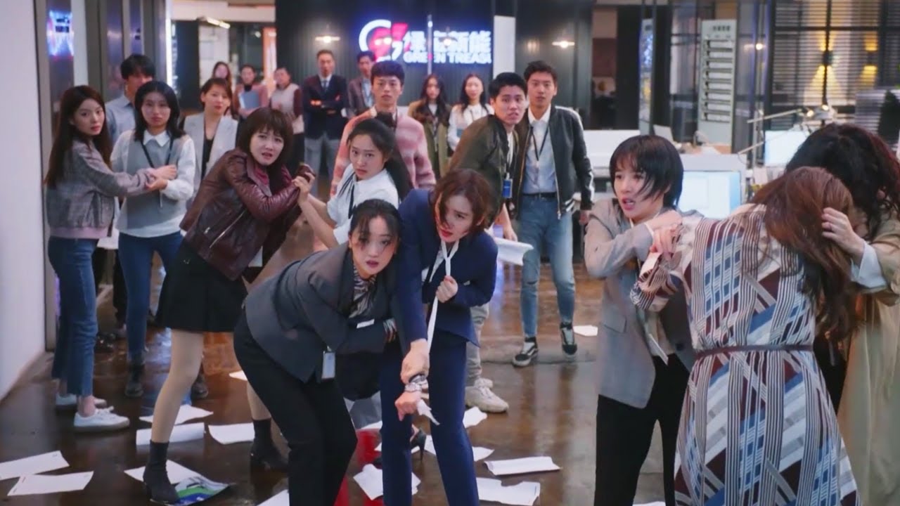 New Movie | 女上司囂張欺壓,那料小職員是個硬茬子,將她趕出公司! #最新電影 #最新電視劇 #最新古裝劇 #热播剧 New Movie | 女上司囂張欺壓,那料小職員是個硬茬子,將她趕出公司! #最新電影 #最新電視劇 #最新古裝劇 #热播剧