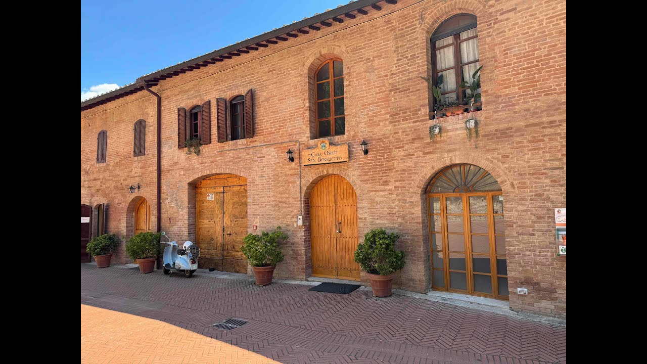 Abbazia di Monte Oliveto Maggiore in festa per l’inaugurazione della nuova foresteria Abbazia di Monte Oliveto Maggiore in festa per l’inaugurazione della nuova foresteria