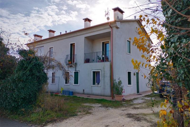 Aste Immobiliari – Porzione di bifamiliare a Montecchio Maggiore in asta Aste Immobiliari – Porzione di bifamiliare a Montecchio Maggiore in asta