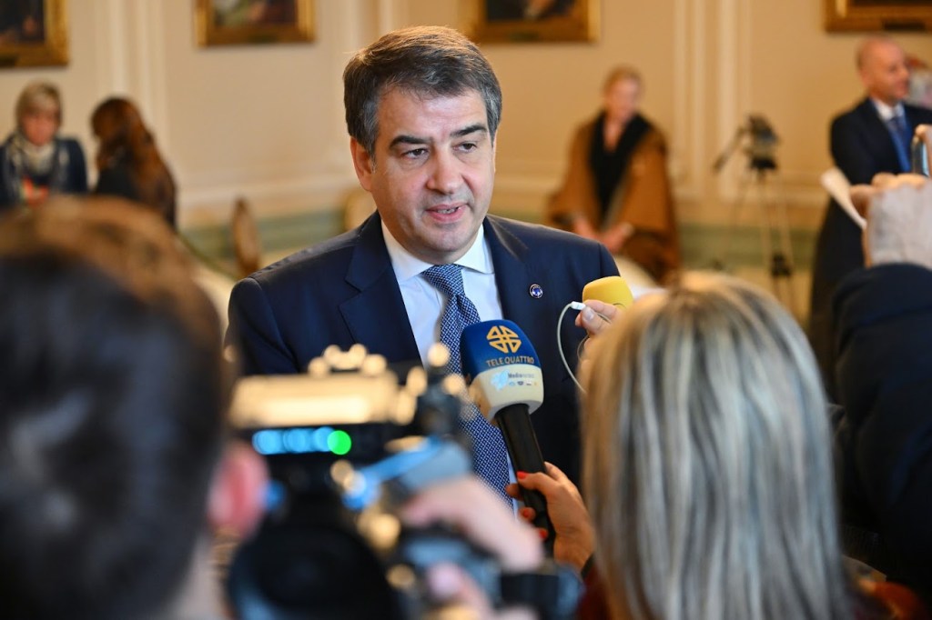 Revisione Politica Coesione: incentivi agli investimenti in difesa, acqua, alloggi ed energia Revisione Politica Coesione: incentivi agli investimenti in difesa, acqua, alloggi ed energia