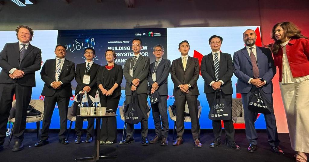 Grottaglie punta alle stelle: al forum di Osaka la Puglia si candida a capitale europea della mobilità aerea del futuro – Foto 1 di 3 Grottaglie punta alle stelle: al forum di Osaka la Puglia si candida a capitale europea della mobilità aerea del futuro – Foto 1 di 3