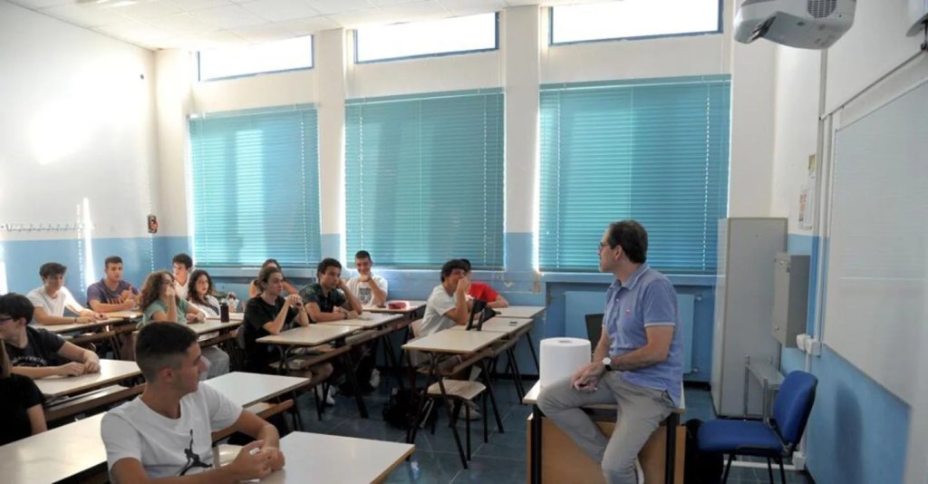 Il decreto Pnrr scuola è legge. Assunzioni, stop ai diplomifici e affitti ai fuorisede: ecco le novità Il decreto Pnrr scuola è legge. Assunzioni, stop ai diplomifici e affitti ai fuorisede: ecco le novità