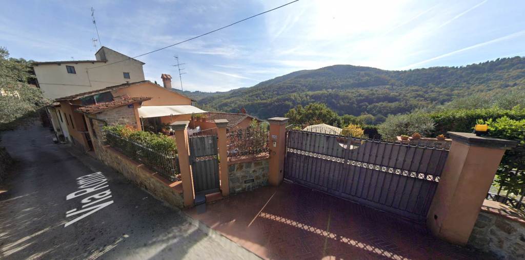 Villa con piscina e ampi spazi esterni in via Roma, Bagno a Ripoli Villa con piscina e ampi spazi esterni in via Roma, Bagno a Ripoli