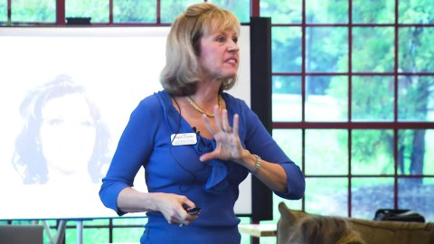 Women Supporting Women in Business Women Supporting Women in Business