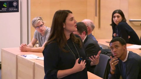 Herminia Ibarra: Image and identity in women's leadership advancement Herminia Ibarra: Image and identity in women's leadership advancement