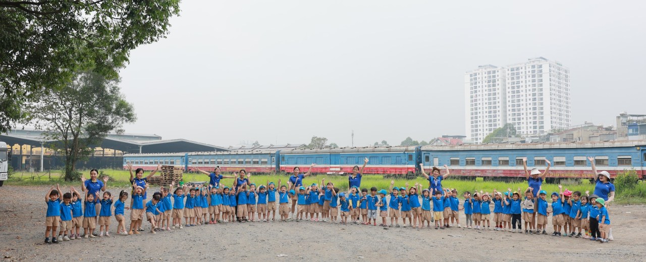 “Chuyến tàu tuổi thơ” đầy thích thú của lớp mầm “Chuyến tàu tuổi thơ” đầy thích thú của lớp mầm