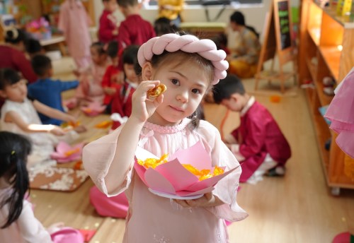 A little spring at little people – lai thieu campus A little spring at little people – lai thieu campus