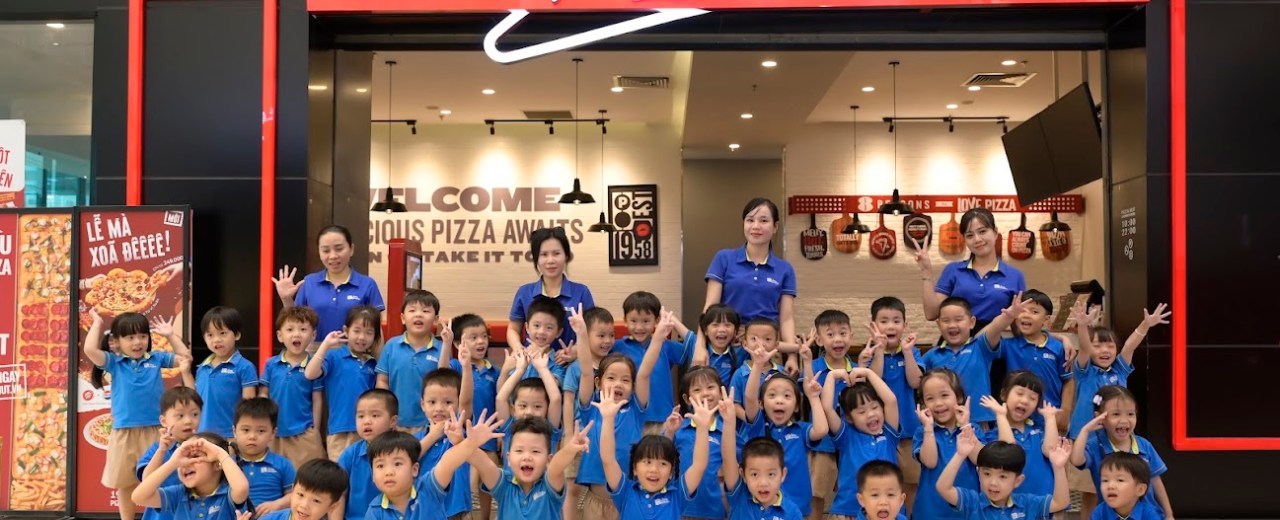 Bé vào bếp! Bánh ra lò! – Pizza time cùng Little 2 Bé vào bếp! Bánh ra lò! – Pizza time cùng Little 2