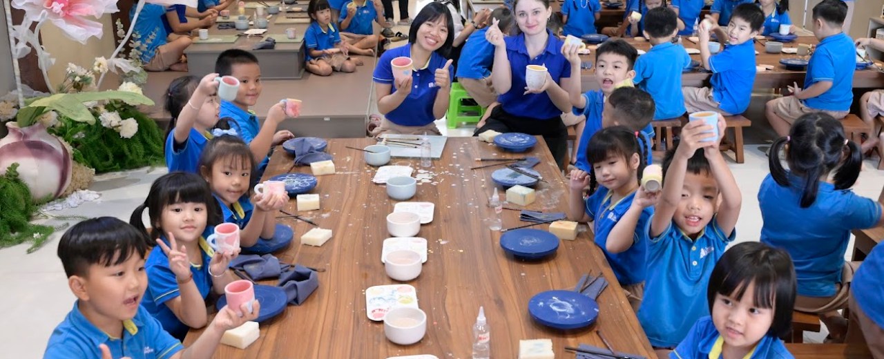 Messy Hands, Happy Hearts with Little 3 Messy Hands, Happy Hearts with Little 3