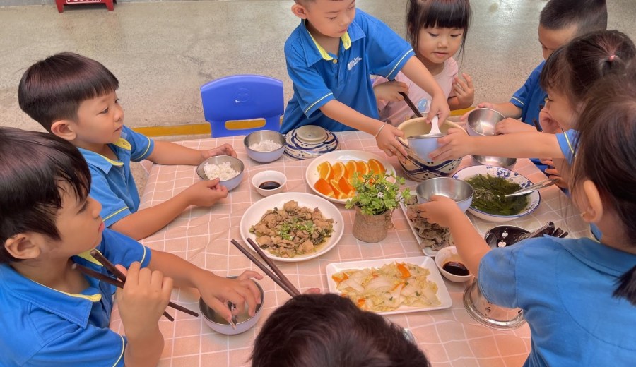 Đa dạng màu sắc ẩm thực tại Little People Đa dạng màu sắc ẩm thực tại Little People