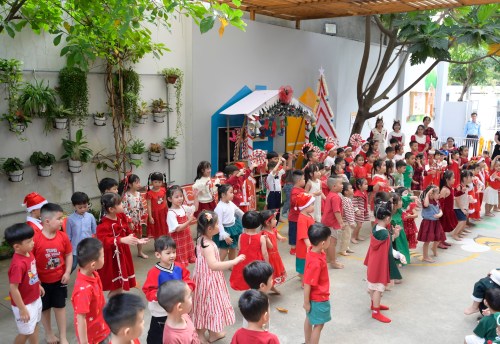 A joyful christmas at little people – lai thieu campus A joyful christmas at little people – lai thieu campus