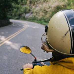 Conducir una moto por carretera – qué tener en cuenta Conducir una moto por carretera – qué tener en cuenta