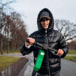 Consejos para conducir moto en lluvia de forma segura Consejos para conducir moto en lluvia de forma segura