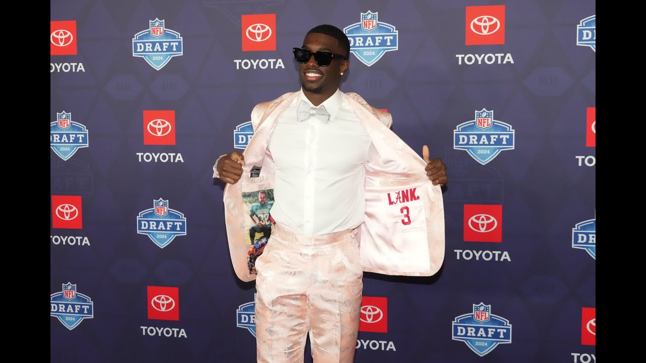 Caleb Williams, other 2024 NFL draft hopefuls show off their fashion ahead of first-round selections Caleb Williams, other 2024 NFL draft hopefuls show off their fashion ahead of first-round selections