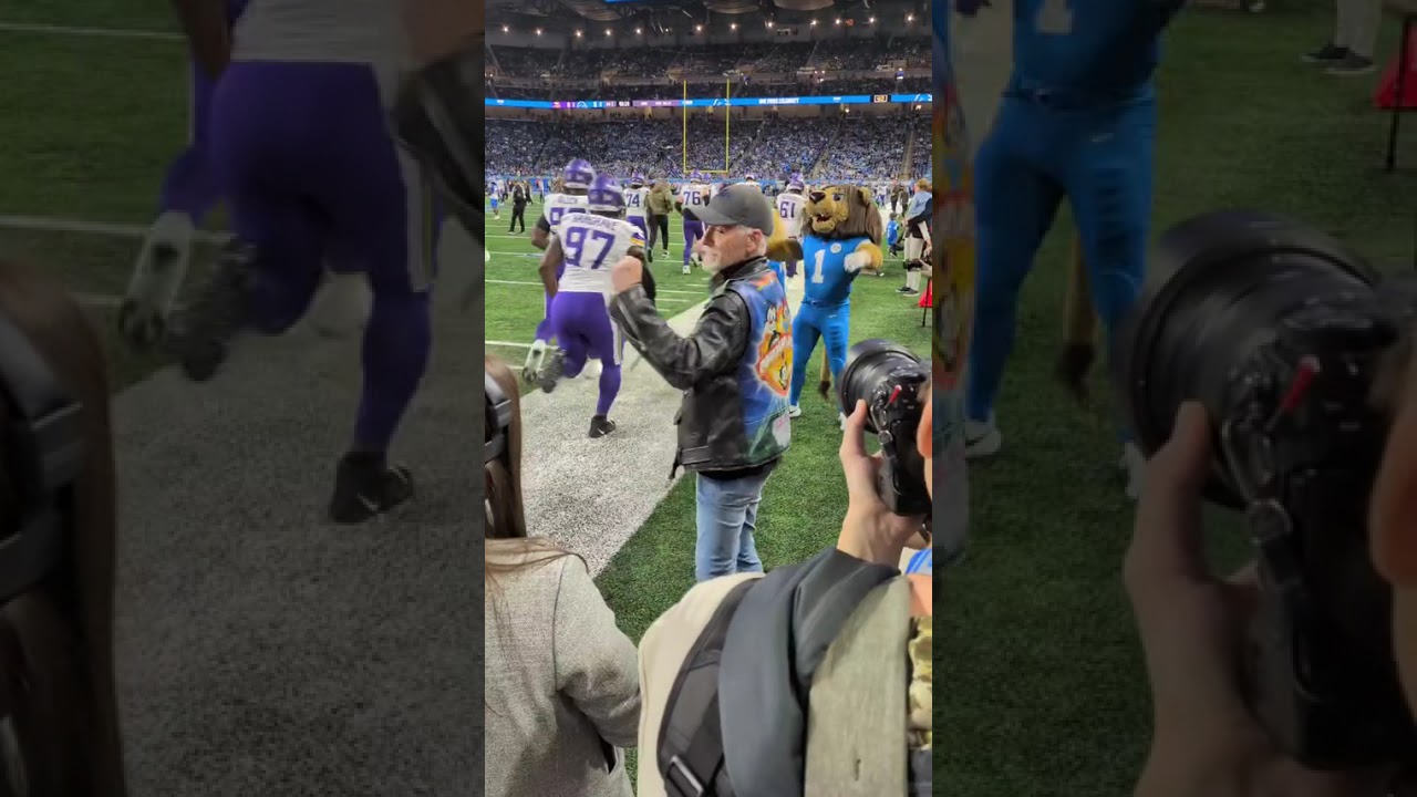 Detroit native, voice actor Rob Paulsen is on the sidelines ahead of the Lions-Vikings game Detroit native, voice actor Rob Paulsen is on the sidelines ahead of the Lions-Vikings game
