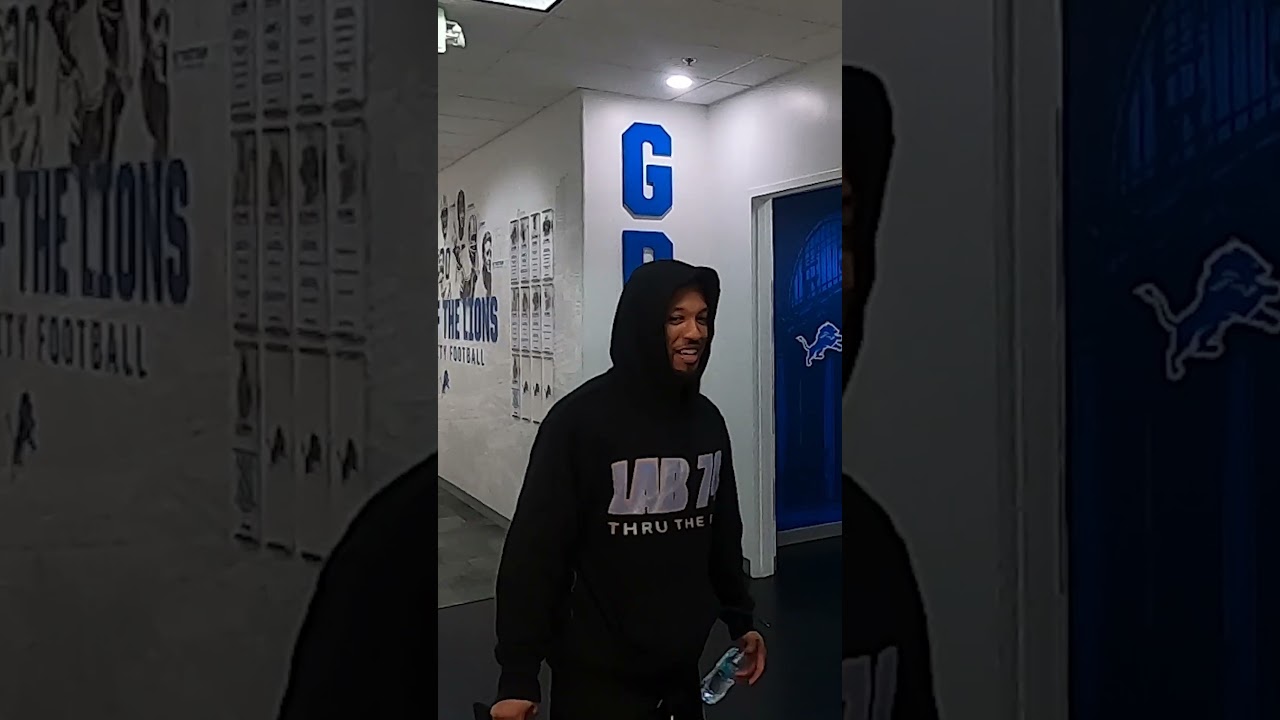 The Great Debate: 1 Gorilla vs. 100 humans | Detroit #Lions #shorts The Great Debate: 1 Gorilla vs. 100 humans | Detroit #Lions #shorts