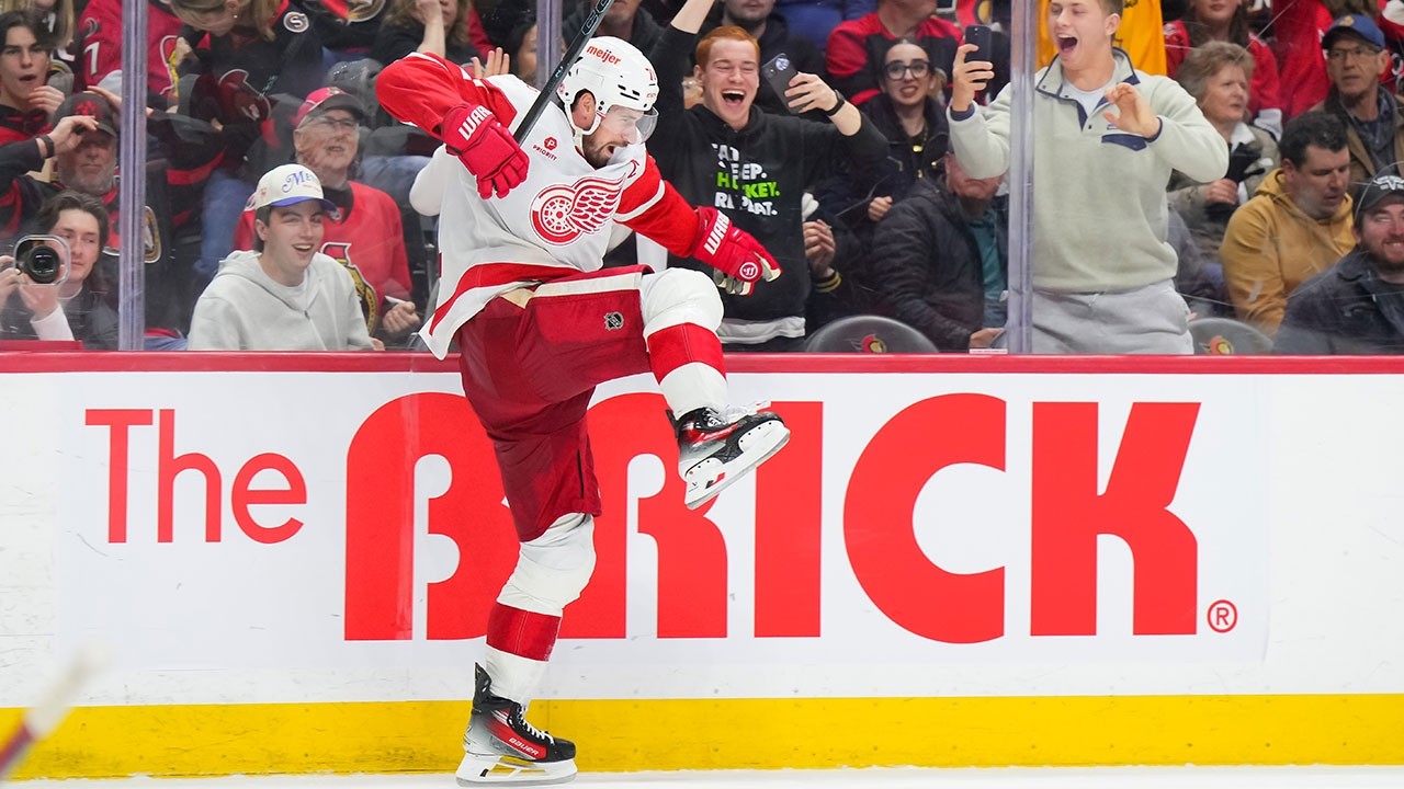 DYLAN LARKIN wins it in OVERTIME! DYLAN LARKIN wins it in OVERTIME!