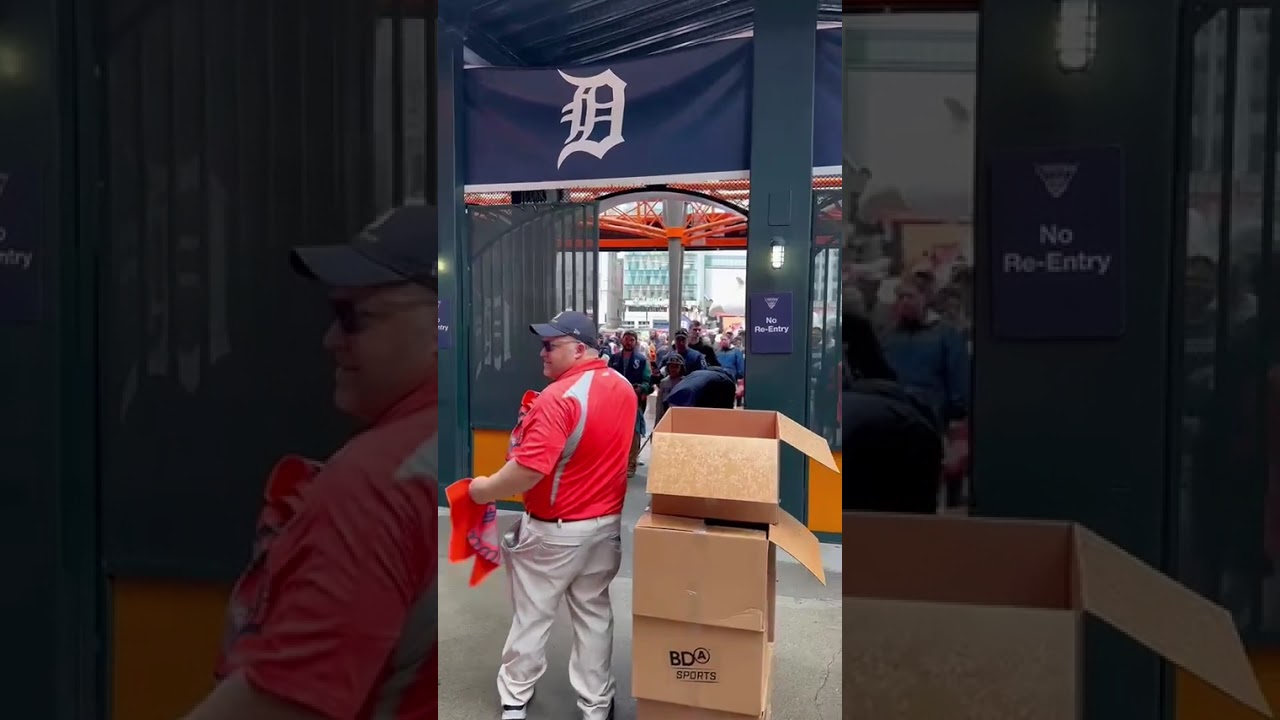 Detroit Tigers open Comerica Park gates for Game 3 of ALDS vs. Seattle Mariners Detroit Tigers open Comerica Park gates for Game 3 of ALDS vs. Seattle Mariners