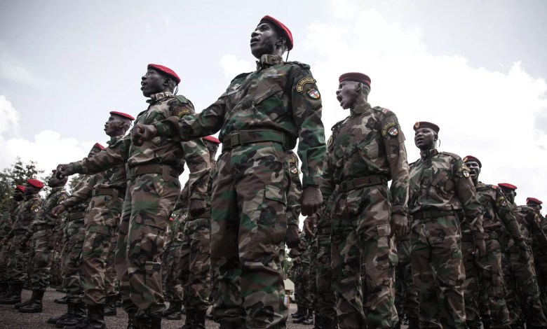 جيش أفريقيا الوسطي يصدهجوما لمسلحين سودانين بدعم قوات روسية جيش أفريقيا الوسطي يصدهجوما لمسلحين سودانين بدعم قوات روسية