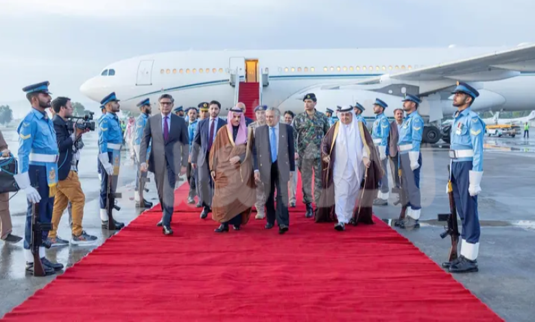 وزير الخارجية يصل باكستان في زيارة رسمية لترؤس وفد المملكة رفيع المستوى وزير الخارجية يصل باكستان في زيارة رسمية لترؤس وفد المملكة رفيع المستوى