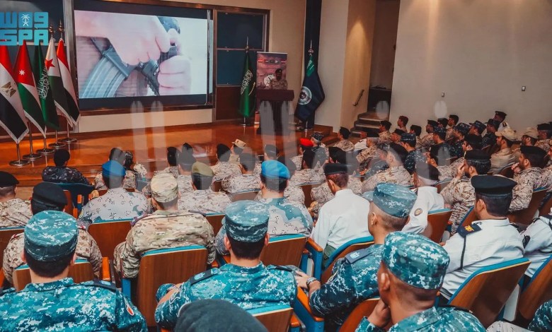 انطلاق التمرين البحري المختلط للدول المطلة على البحر الأحمر “الموج الأحمر 7” في قاعدة الملك فيصل البحرية بمشاركة مصرية انطلاق التمرين البحري المختلط للدول المطلة على البحر الأحمر “الموج الأحمر 7” في قاعدة الملك فيصل البحرية بمشاركة مصرية