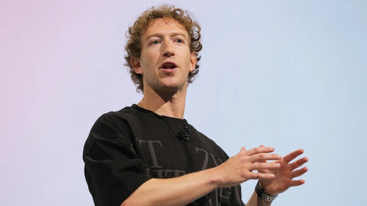 Mark Zuckerberg extols the benefits of “masculine energy” and calls American companies “culturally neutralized” Mark Zuckerberg extols the benefits of “masculine energy” and calls American companies “culturally neutralized”
