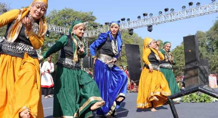 चंडीगढ़ ‘कलाग्राम’, नेशनल क्राफ्ट मेले में छुट्टी के दिन उमड़ी लोग की भीड़ चंडीगढ़ ‘कलाग्राम’, नेशनल क्राफ्ट मेले में छुट्टी के दिन उमड़ी लोग की भीड़