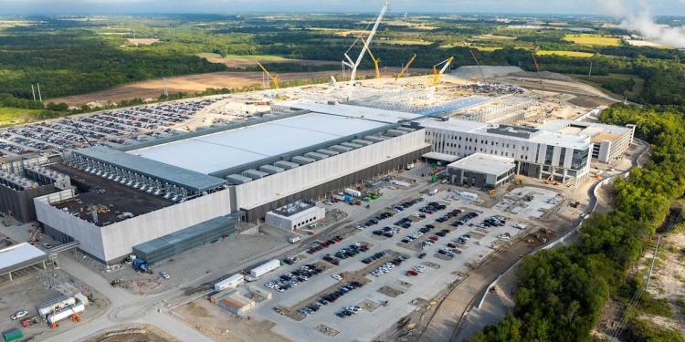 DOC finalise des contrats de semi-conducteurs totalisant près de 7 milliards de dollars pour Samsung, Texas Instruments et Amkor DOC finalise des contrats de semi-conducteurs totalisant près de 7 milliards de dollars pour Samsung, Texas Instruments et Amkor