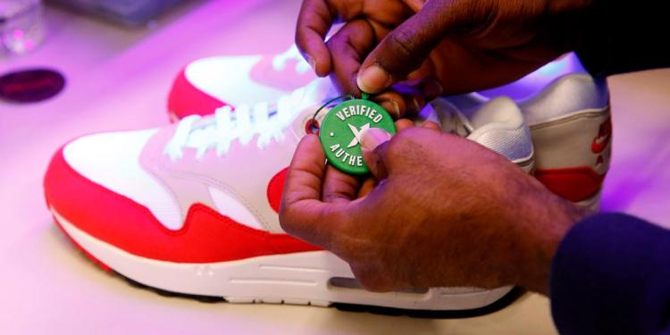 Le nouveau PDG de Nike peut-il lutter contre l’offre excédentaire pour stimuler le marché de la revente ? Le nouveau PDG de Nike peut-il lutter contre l’offre excédentaire pour stimuler le marché de la revente ?