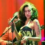 Amy Winehouse’s friends ‘pocketed thousands by selling her belongings at auction’ Amy Winehouse’s friends ‘pocketed thousands by selling her belongings at auction’