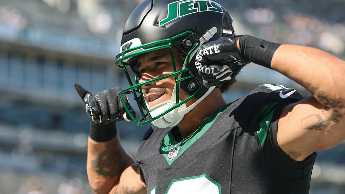 Allen Lazard didn’t waive termination pay to secure his release Allen Lazard didn’t waive termination pay to secure his release