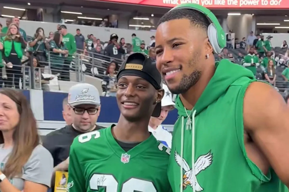 Saquon Barkley Meets 17-Year-Old Superfan Whose Rare Bone Cancer Has Spread Saquon Barkley Meets 17-Year-Old Superfan Whose Rare Bone Cancer Has Spread