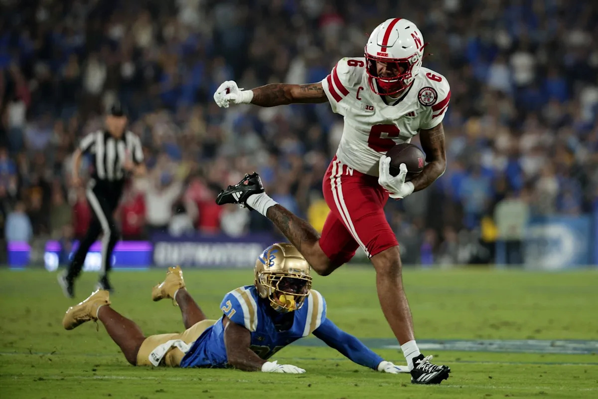 Lateef’s impressive debut as a starter and Johnson’s rushing lead Nebraska over UCLA 28-21 Lateef’s impressive debut as a starter and Johnson’s rushing lead Nebraska over UCLA 28-21