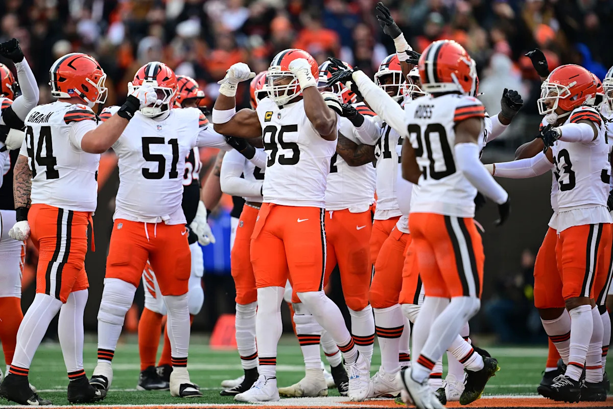 Ja’Marr Chase, Zac Taylor irked that officials allowed game delay for Myles Garrett, Browns to celebrate sack record Ja’Marr Chase, Zac Taylor irked that officials allowed game delay for Myles Garrett, Browns to celebrate sack record