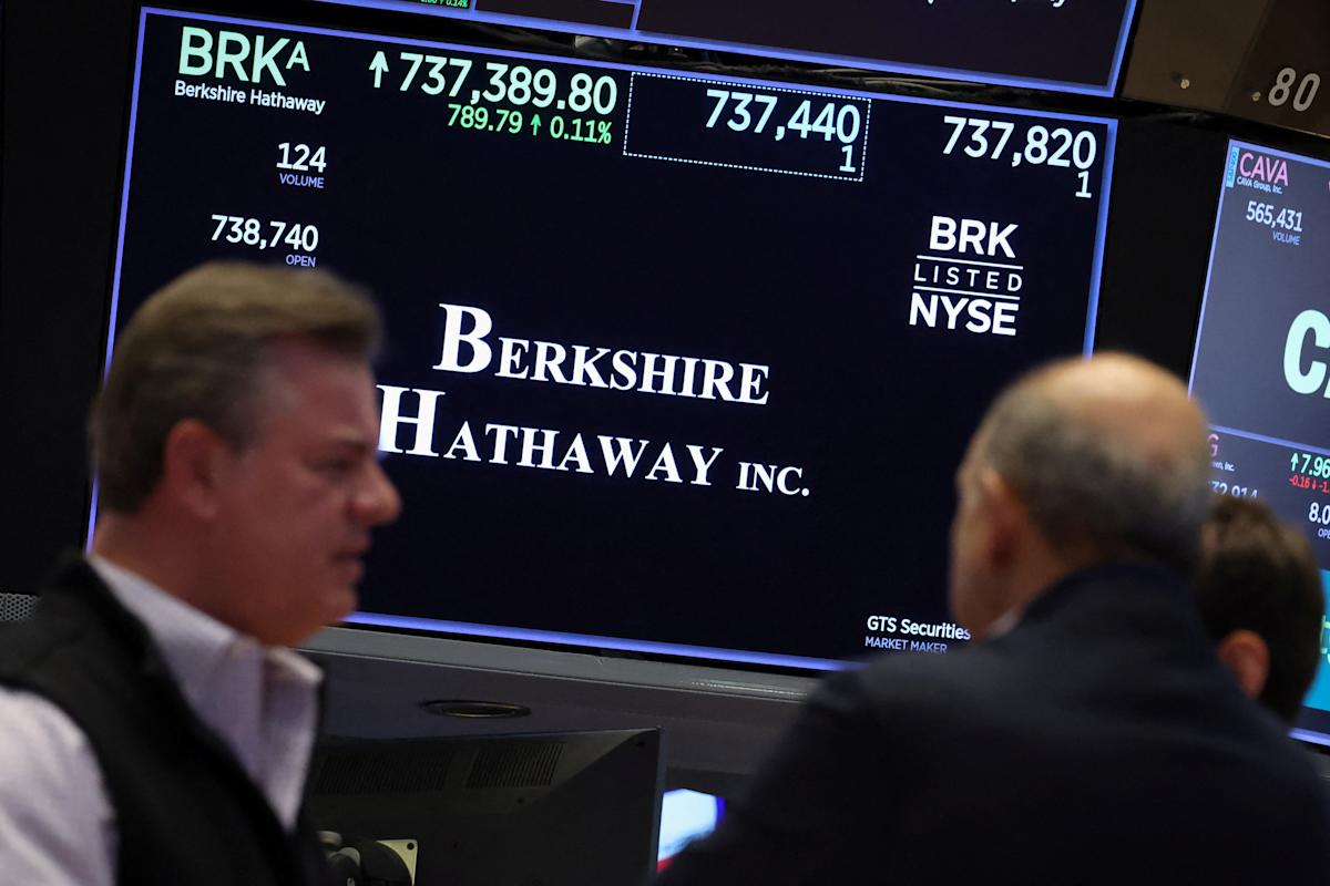 Berkshire Hathaway stock picker Todd Combs departs to lead new strategic investment group at JPMorgan Berkshire Hathaway stock picker Todd Combs departs to lead new strategic investment group at JPMorgan
