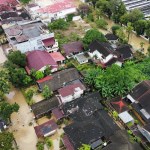 Damage and more rain hamper search for flood and landslide victims in Indonesia Damage and more rain hamper search for flood and landslide victims in Indonesia