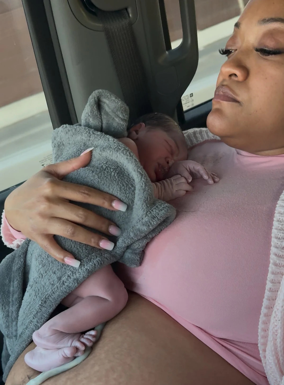 She was moments away from giving birth. The hospital discharged her. She was moments away from giving birth. The hospital discharged her.