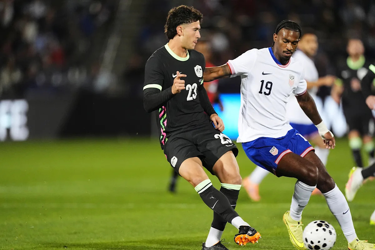 Wright scores twice as US rallies to beat Australia 2-1 in friendly as Pulisic leaves with injury Wright scores twice as US rallies to beat Australia 2-1 in friendly as Pulisic leaves with injury