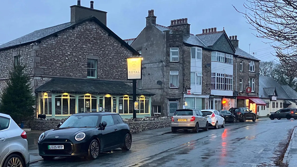 Earthquake ‘felt like someone driving into house’ Earthquake ‘felt like someone driving into house’