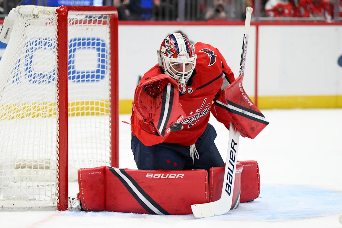 Capitals rebound from a bad road trip, beat Maple Leafs 4-0 behind goalie Thompson Capitals rebound from a bad road trip, beat Maple Leafs 4-0 behind goalie Thompson