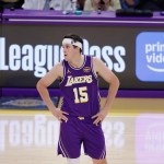Lakers’ Austin Reaves out at least 4 weeks with calf strain Lakers’ Austin Reaves out at least 4 weeks with calf strain