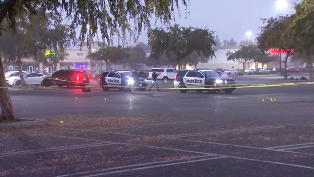 Suspect in custody after man found dead in Clovis parking lot, police say Suspect in custody after man found dead in Clovis parking lot, police say