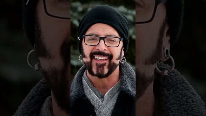 The surprising method to cure a cat’s PTSD by Jackson Galaxy | My Cat From Hell | Animal Planet The surprising method to cure a cat’s PTSD by Jackson Galaxy | My Cat From Hell | Animal Planet