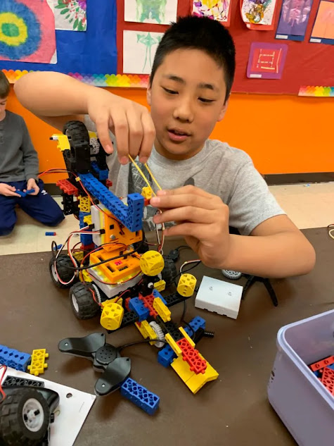 Peran Mentor Atau Guru Kelas Robotik Untuk Memaksimalkan Bakat Anak Peran Mentor Atau Guru Kelas Robotik Untuk Memaksimalkan Bakat Anak