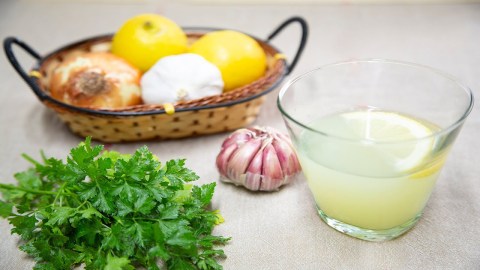 Cómo BAJAR LA PRESIÓN ARTERIAL ALTA con REMEDIOS CASEROS. Cómo BAJAR LA PRESIÓN ARTERIAL ALTA con REMEDIOS CASEROS.