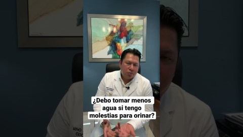 ¿Cuánta agua debo tomar si tengo molestias para orinar? ¿Cuánta agua debo tomar si tengo molestias para orinar?